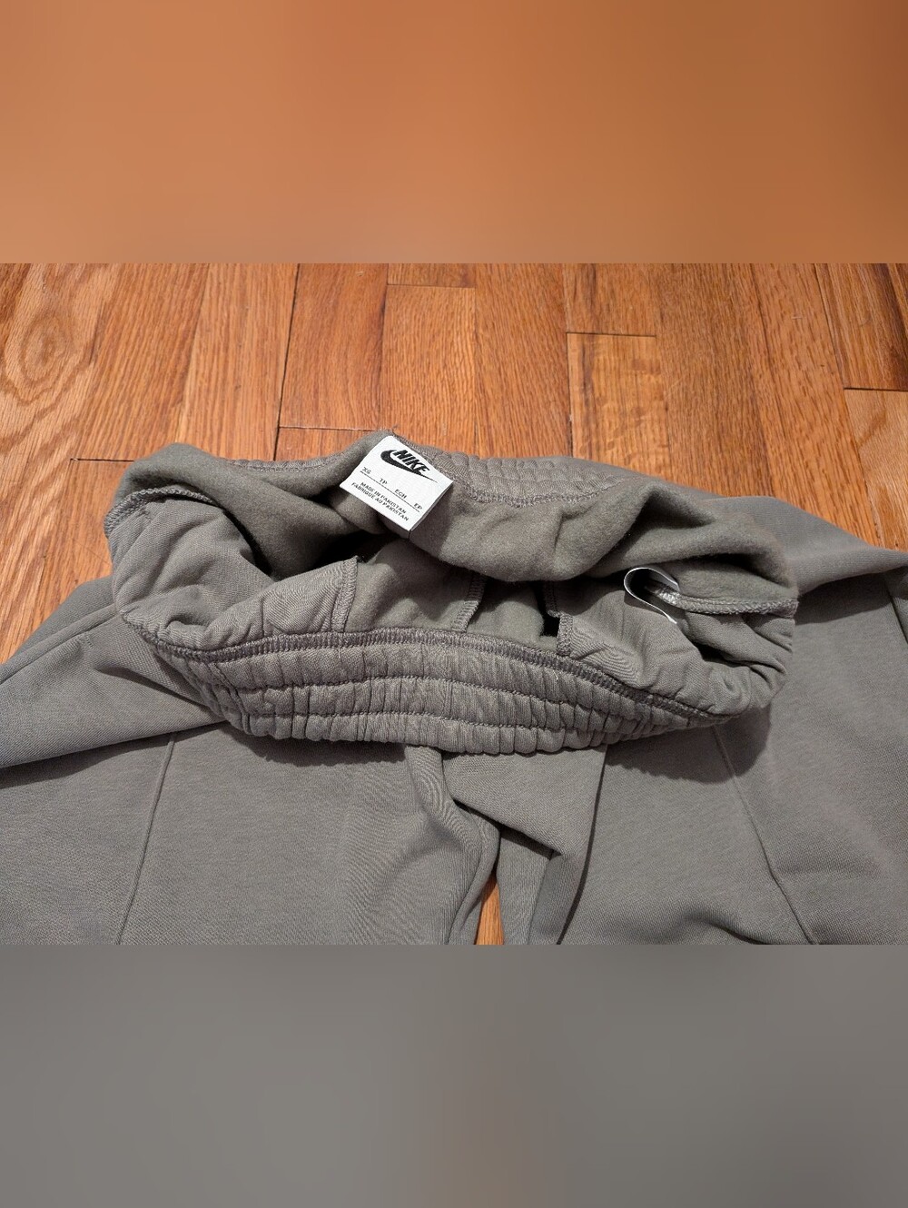 NWT Nike Women's Olive Joggers - Picture 5 of 5